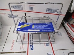 NEW SQWINCHER SERVASTATION WIRE BASKET HOLDS 2 BOTTLES WALL MOUNT CHROME STEEL