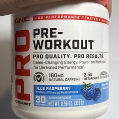 GNC Pro Pre-Workout Blue Raspberry 30 Servings Natural Caffeine 160mg 03/2027