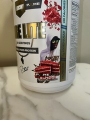 REDCON1 MRE LITE® x Deion Sanders Protein Powder Red Velvet 20 Servings – 09/27