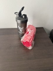 Blender Bottle Classic 20 oz. Shaker Mixer Cup with Loop Top