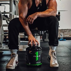 RULE 1 Mass Gainer 8 serv Strawberries Creme Mass Weight Gainer 5.71lb