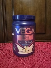 VEGA Plant-Based Protein Powder Creamy Vanilla 25g Vegan No Artificial Additives