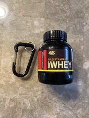 OPTIMUM NUTRITION GOLD STANDARD 100ML MINI PROTEIN POWDER BOTTLE GYM KEYCHAIN *